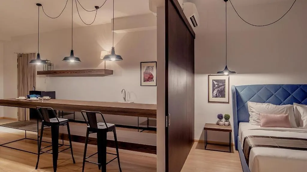 Cube 8Teens Boutique Suite By Nest Home Τζόχορ Μπάχρου