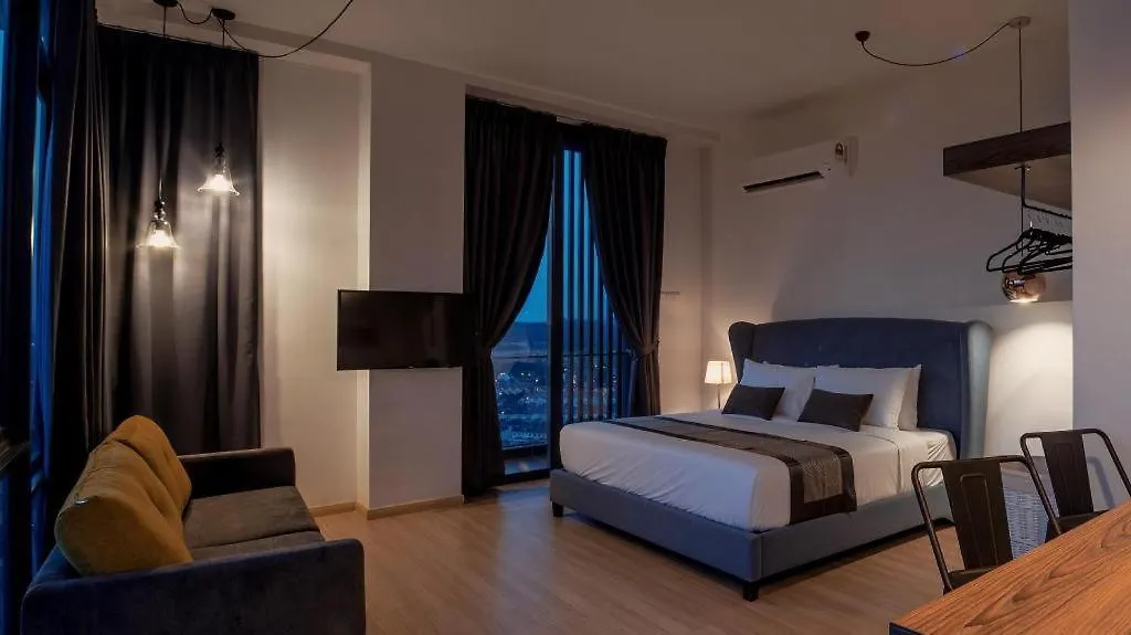 Cube 8Teens Boutique Suite By Nest Home Τζόχορ Μπάχρου
